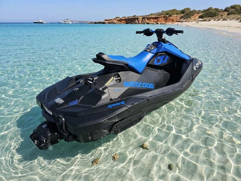Moto d'acqua a noleggio a Marina Ibiza al miglior prezzo