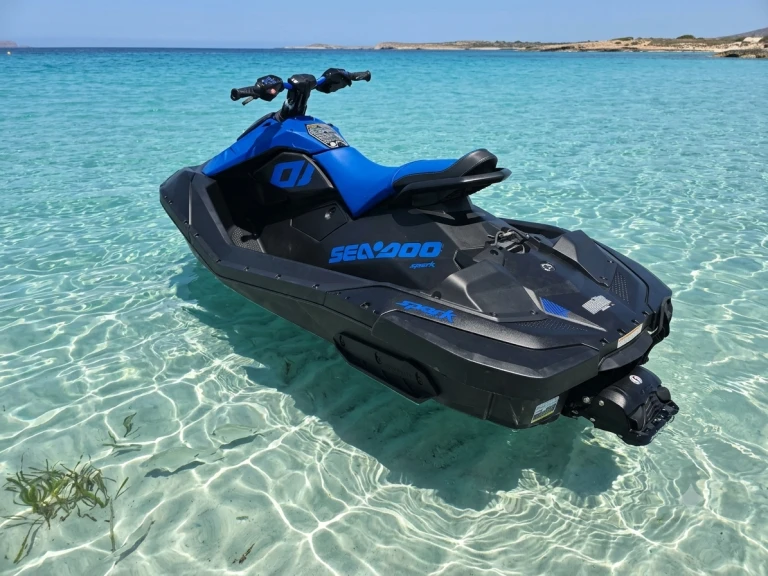 Noleggio barche Marina Ibiza economico Spark Trixx