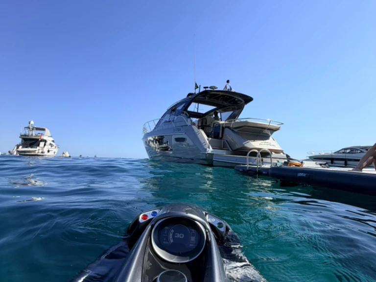 Noleggio Barca a motore a Nice Port – Cranchi Cranchi M44 HT