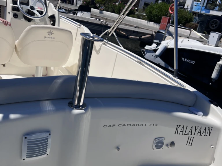 Noleggio barche Jeanneau Jeanneau cap camarat 715 a Les Issambres su Samboat