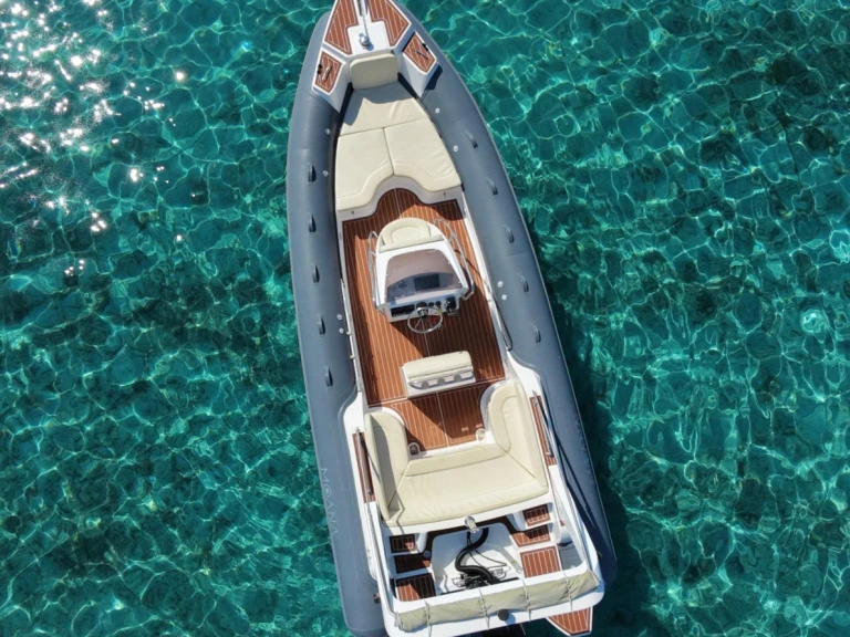 Gommone a noleggio a Lecci al miglior prezzo