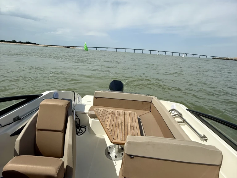 Noleggio barche La Rochelle economico Activ 805 Cruiser