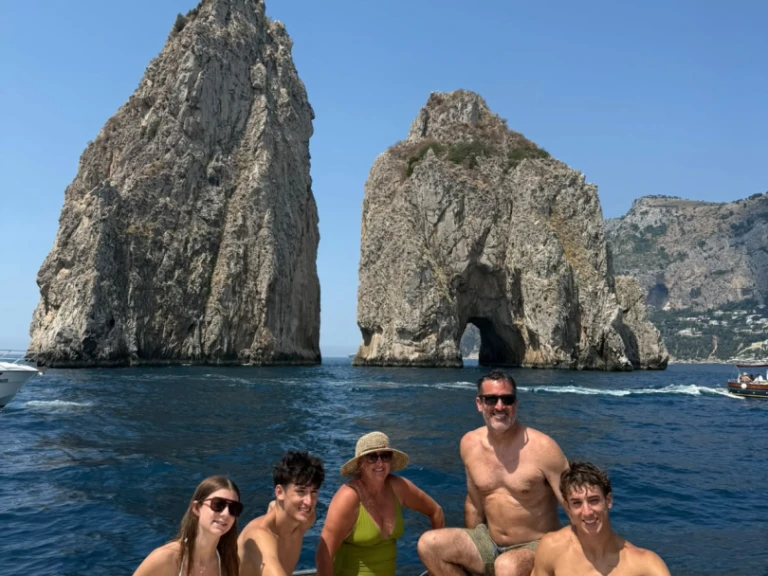 Noleggio Barca a motore Mimi con patente nautica