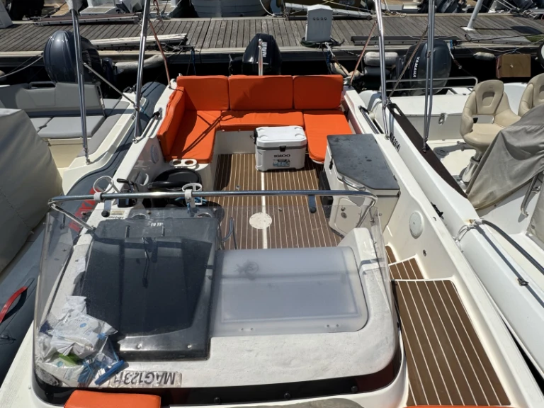 Quicksilver Activ 755 Sundeck da affittare a  Marsiglia