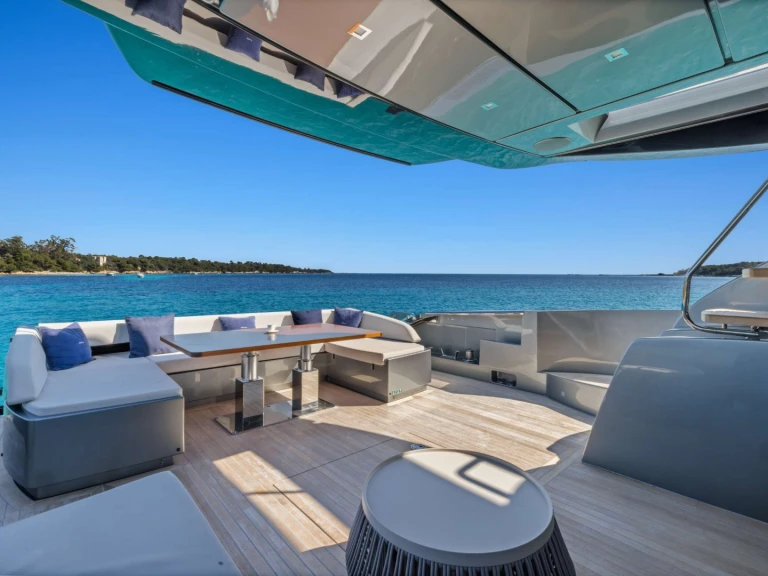 Noleggiare una Riva SAMIRA a Cannes