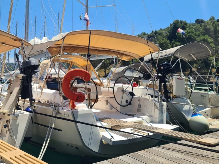 Noleggio barche Zaton economico Dufour 310