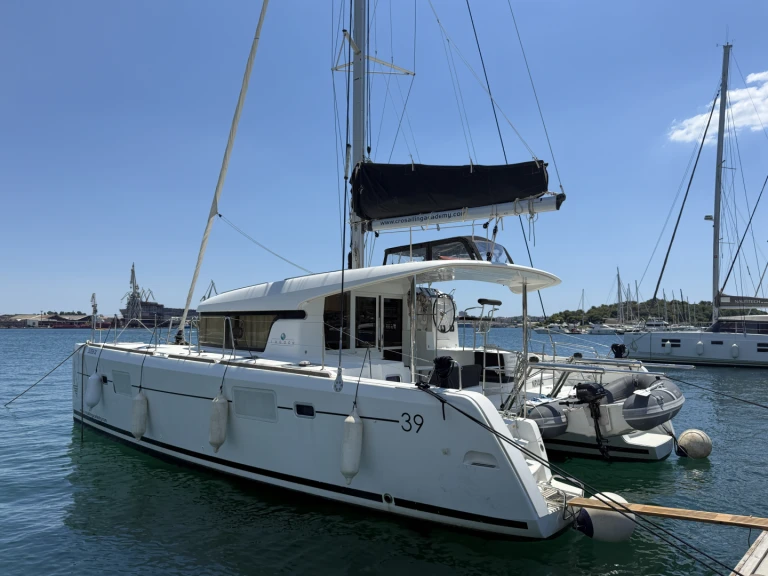 Noleggio Catamarano Lagoon con patente nautica