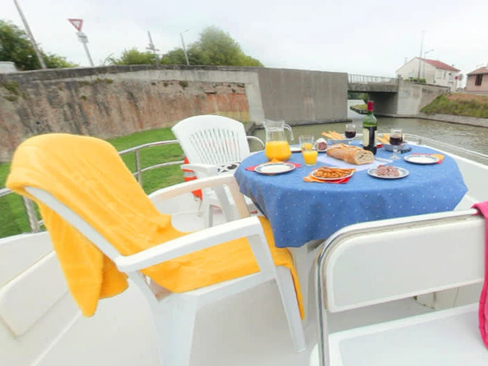 Noleggio Barca a motore con o senza skipper Le Boat a Castelnaudary