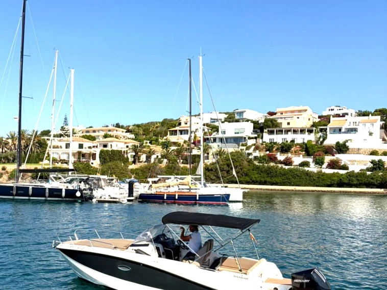Noleggio Barca a motore con o senza skipper Quicksilver a Mahon Port