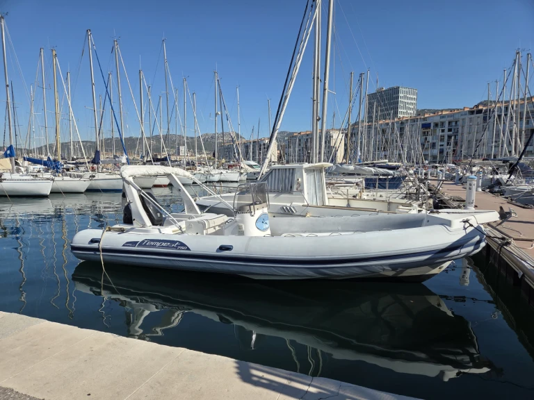 Gommone a noleggio a Toulon al miglior prezzo