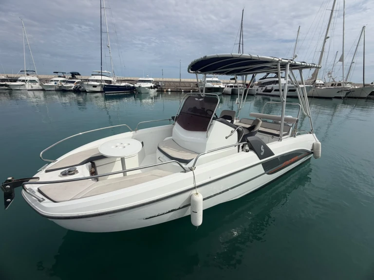 Bénéteau Flyer 6.6 SPACEdeck da affittare a  Saint-Laurent-du-Var