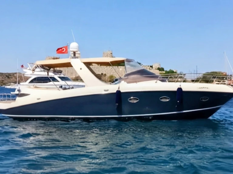 Barca a motore a noleggio a Fethiye al miglior prezzo