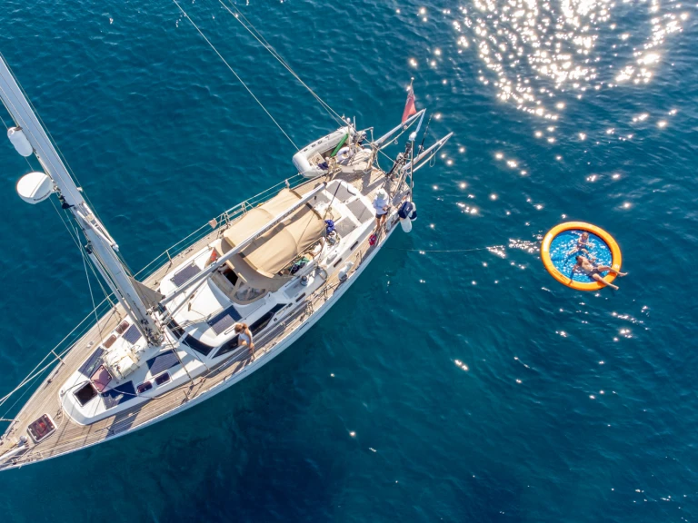 Noleggio Barca a vela con o senza skipper Oyster Marine a Porto San Paolo