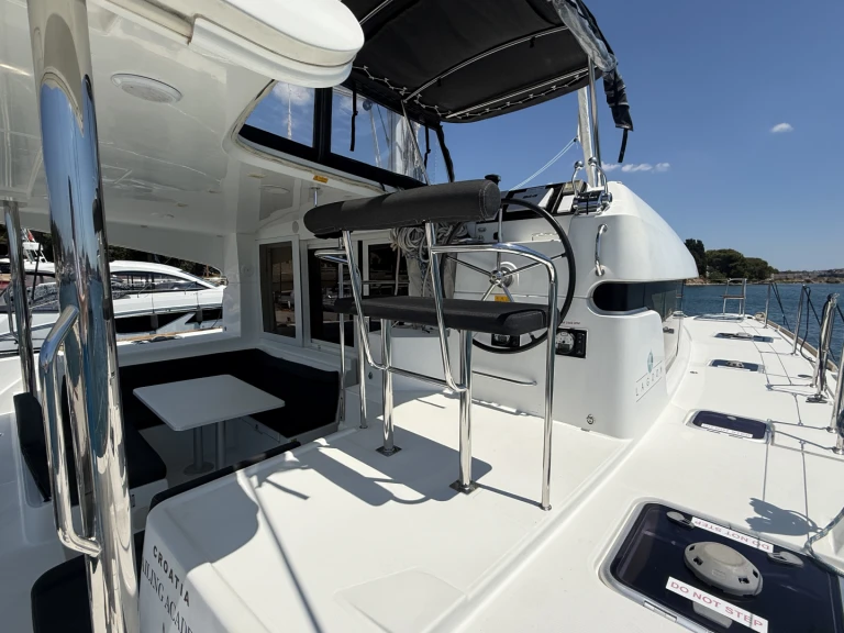 Noleggio Catamarano con o senza skipper Lagoon a Pola