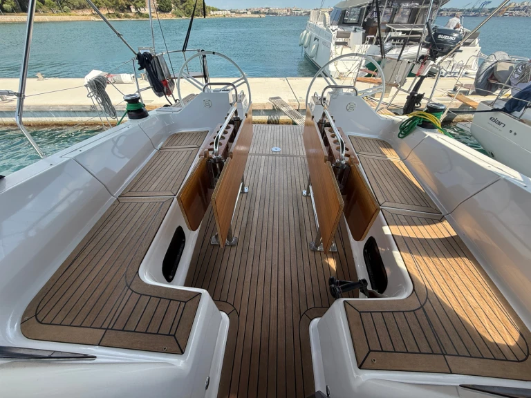 Noleggio a Pola – Elan Impression 45.1 su SamBoat
