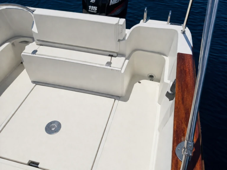 Noleggio Barca a motore con o senza skipper Jeanneau a Martigues