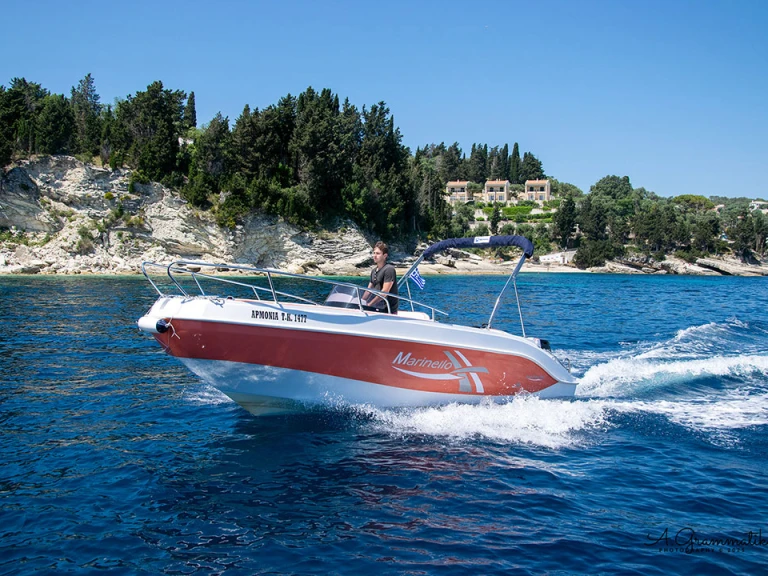 Noleggiare una Marinello Eden 590 a Gáïos