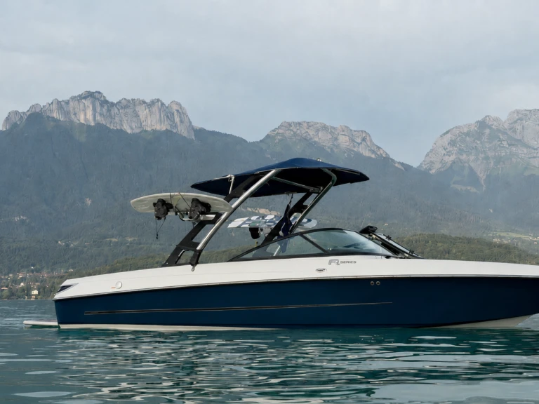 Malibu Wakesetter da affittare a  Angon
