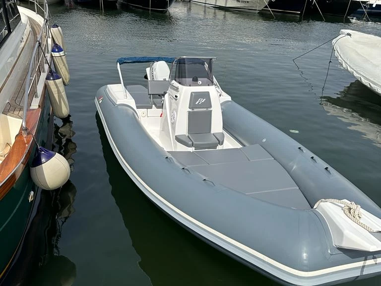 Panamera Yacht PY60 da affittare a  Mergellina