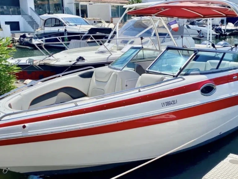 Barca a motore a noleggio a Empuriabrava al miglior prezzo