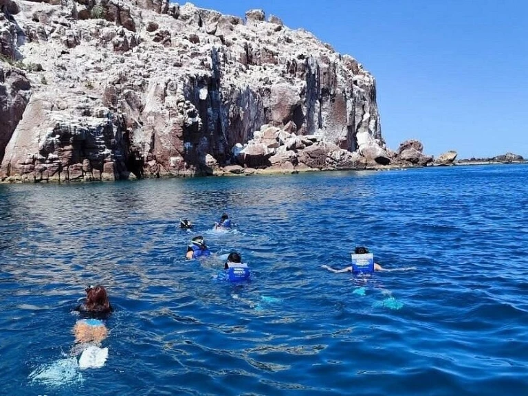 Catamarano a noleggio a La Paz al miglior prezzo