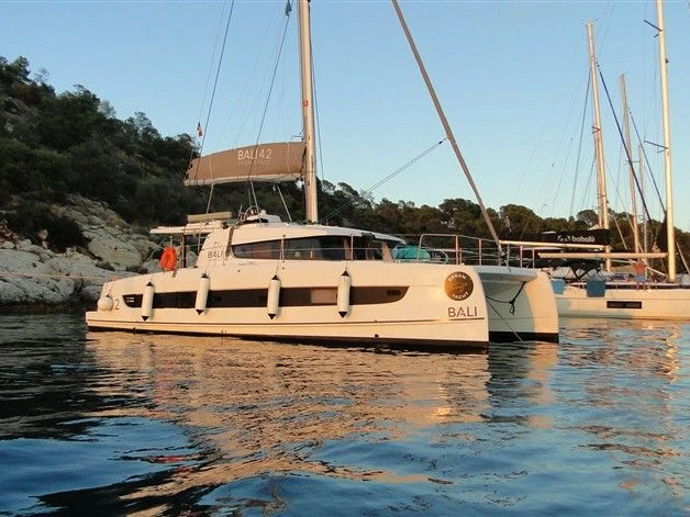 Noleggiare una Bali Bali 4.2 a Álimos