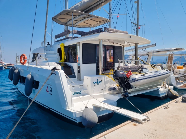 Noleggio Catamarano Bali con patente nautica