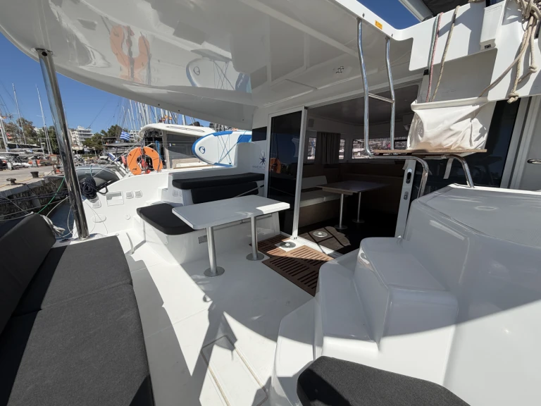 Noleggio Catamarano a Álimos – Lagoon Lagoon 38 - 3 + 2 cab.