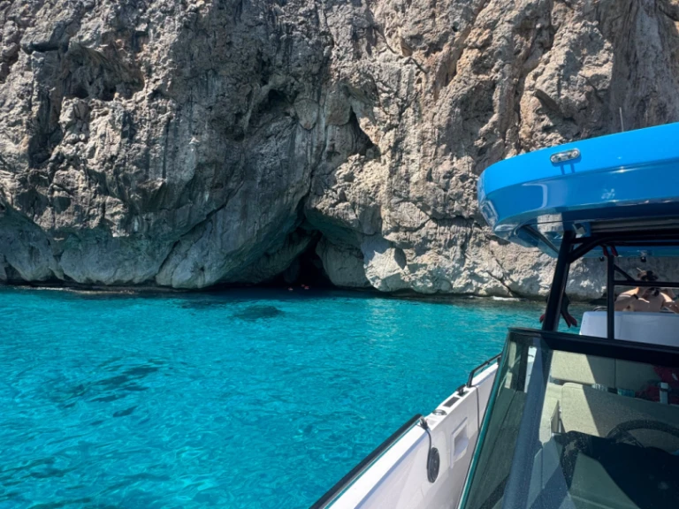 Noleggio barche Axopar Axopar 37 Sun-Top a Can Picafort su Samboat