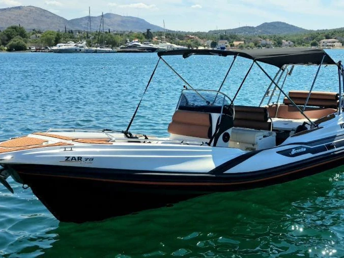 Noleggio a Spalato – Zar Zar 75 Suite su SamBoat