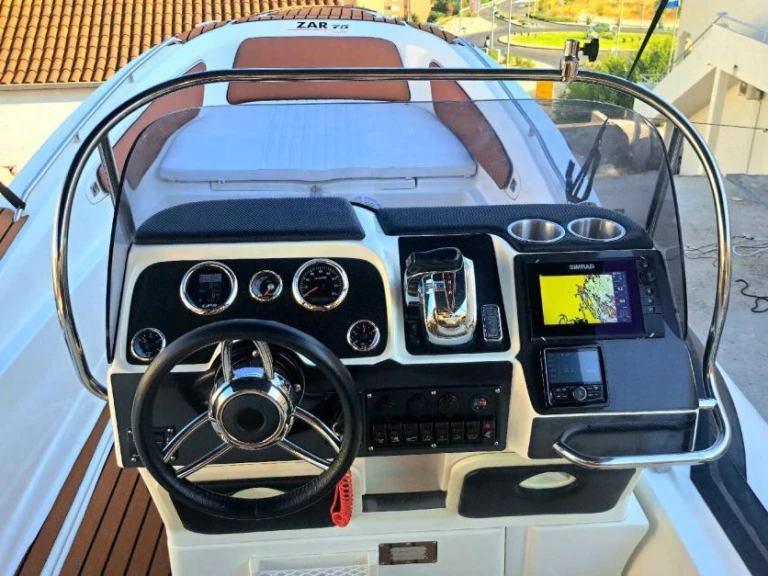 Noleggio Gommone a Spalato – Zar Zar 75 Suite