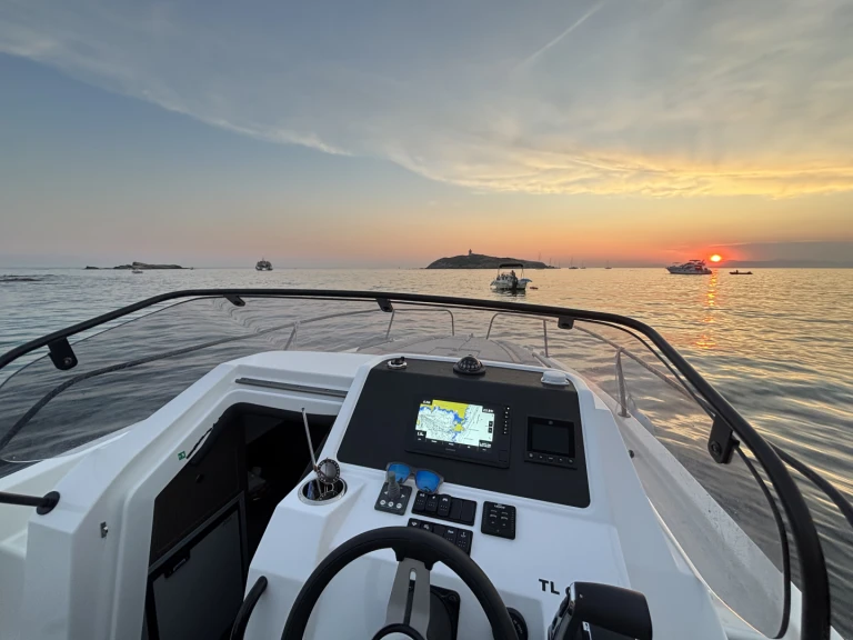 Noleggio barche Bénéteau Flyer 8 SUNdeck a Sanary-sur-Mer su Samboat