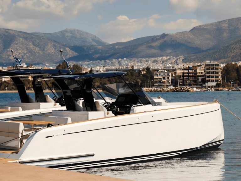 Noleggiare una Pardo Yachts Pardo 38 a Glyfáda