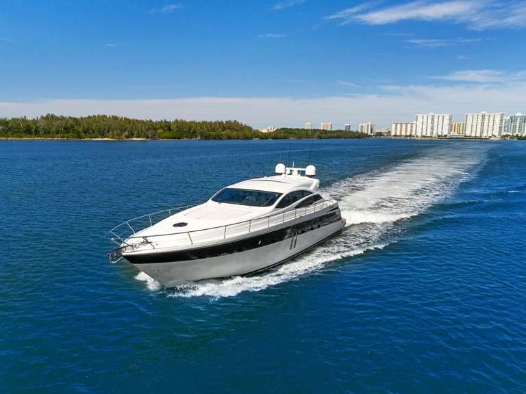 Pershing Pershing 62 da affittare a  Pórto Chéli