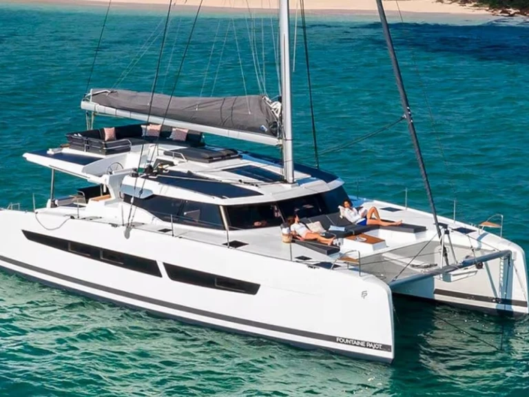 Fountaine Pajot Aura 51 da affittare a  Cannes