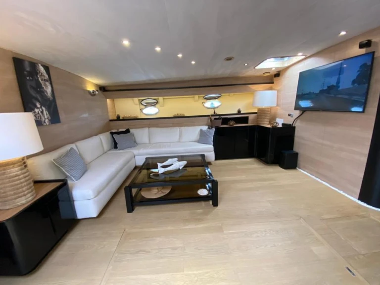 Noleggio a Ornós – Palmer Johnson Palmer Johnson 80 su SamBoat