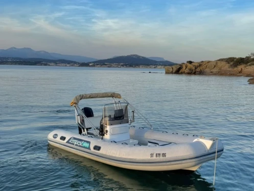 Gommone a noleggio a Six-Fours-les-Plages al miglior prezzo
