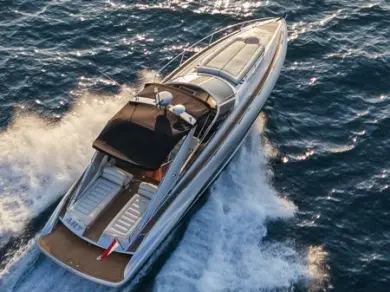 Noleggiare una Sunseeker Superhawk 43 a Cannes