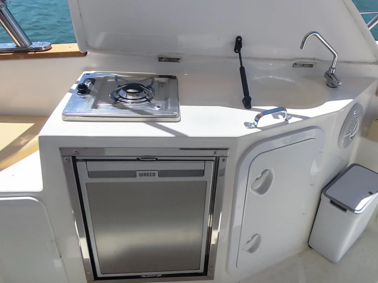 Noleggio a Parenzo (Poreč) – Marinello Eden 26 Open su SamBoat