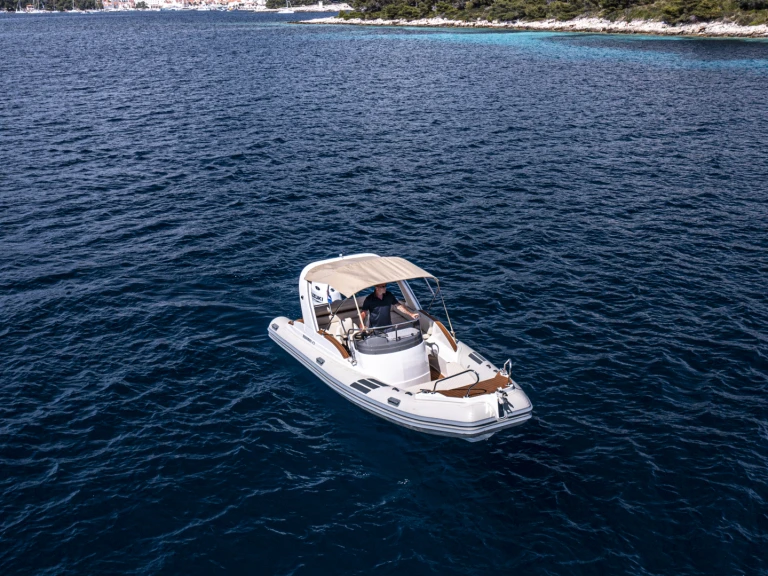 Aquamax B 23 F da affittare a  Lesina (Hvar)