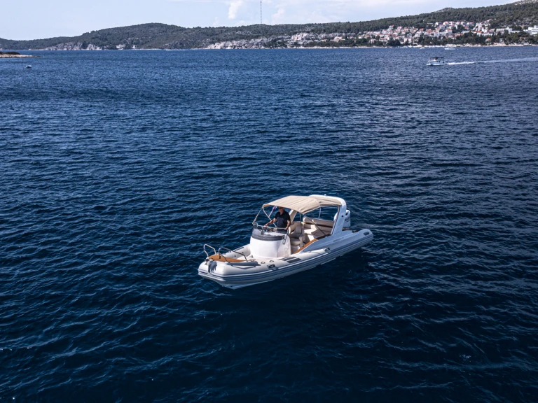 Noleggio a Lesina (Hvar) – Aquamax B 23 F su SamBoat