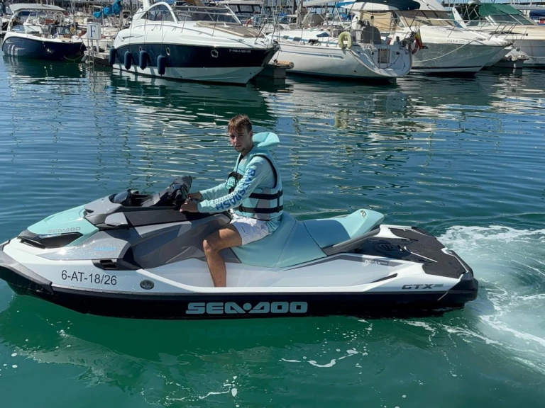 Noleggio barche Sea-Doo Gtx pro 130 a Alicante su Samboat