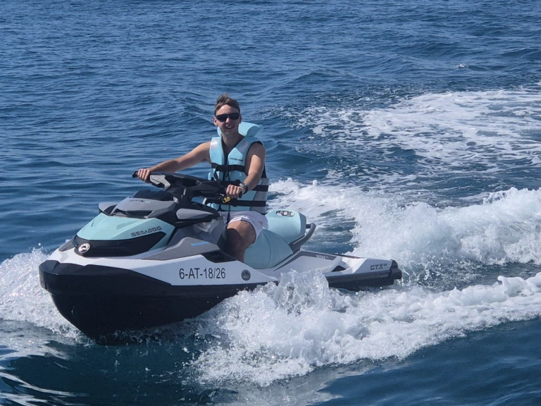 Noleggio Moto d'acqua con o senza skipper Sea-Doo a Alicante