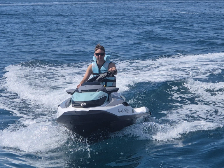 Noleggio Moto d'acqua Sea-Doo con patente nautica