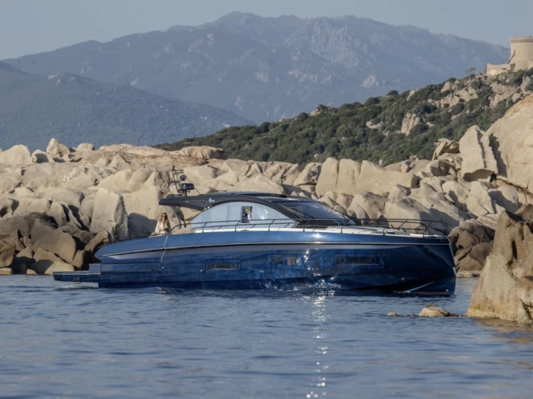 Noleggio Yacht di lusso Bénéteau con patente nautica
