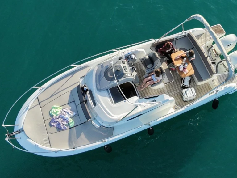 Noleggio Barca a motore con o senza skipper Jeanneau a Saint-Quay-Portrieux
