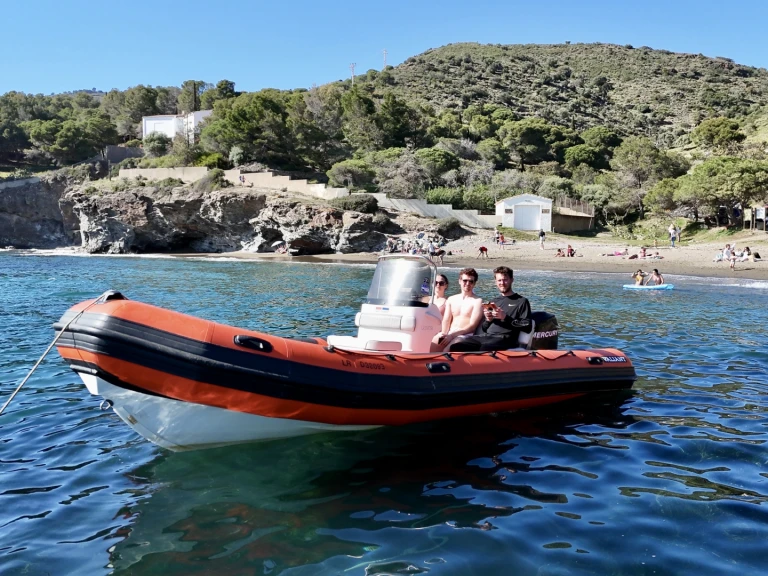 Gommone a noleggio a Roses al miglior prezzo