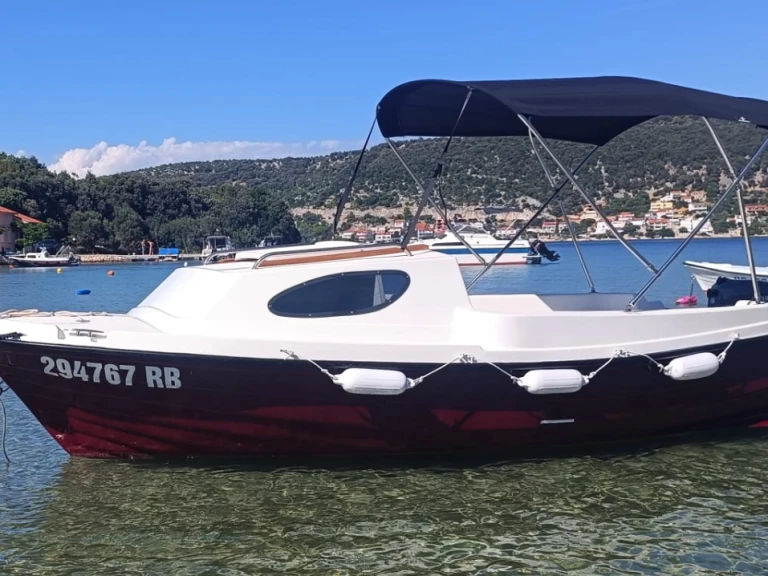 Noleggio barche Adria 500 Cabin a Supetarska Draga su Samboat