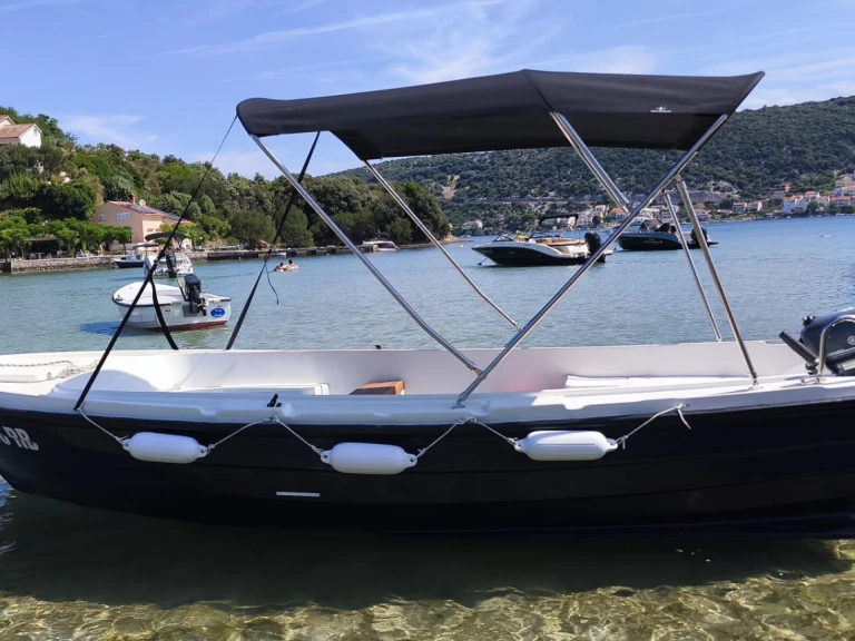 Adria 500 Open da affittare a  Supetarska Draga