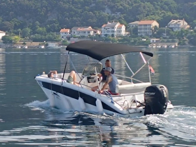 Noleggiare una Orizzonti Calipso 20 a Supetarska Draga